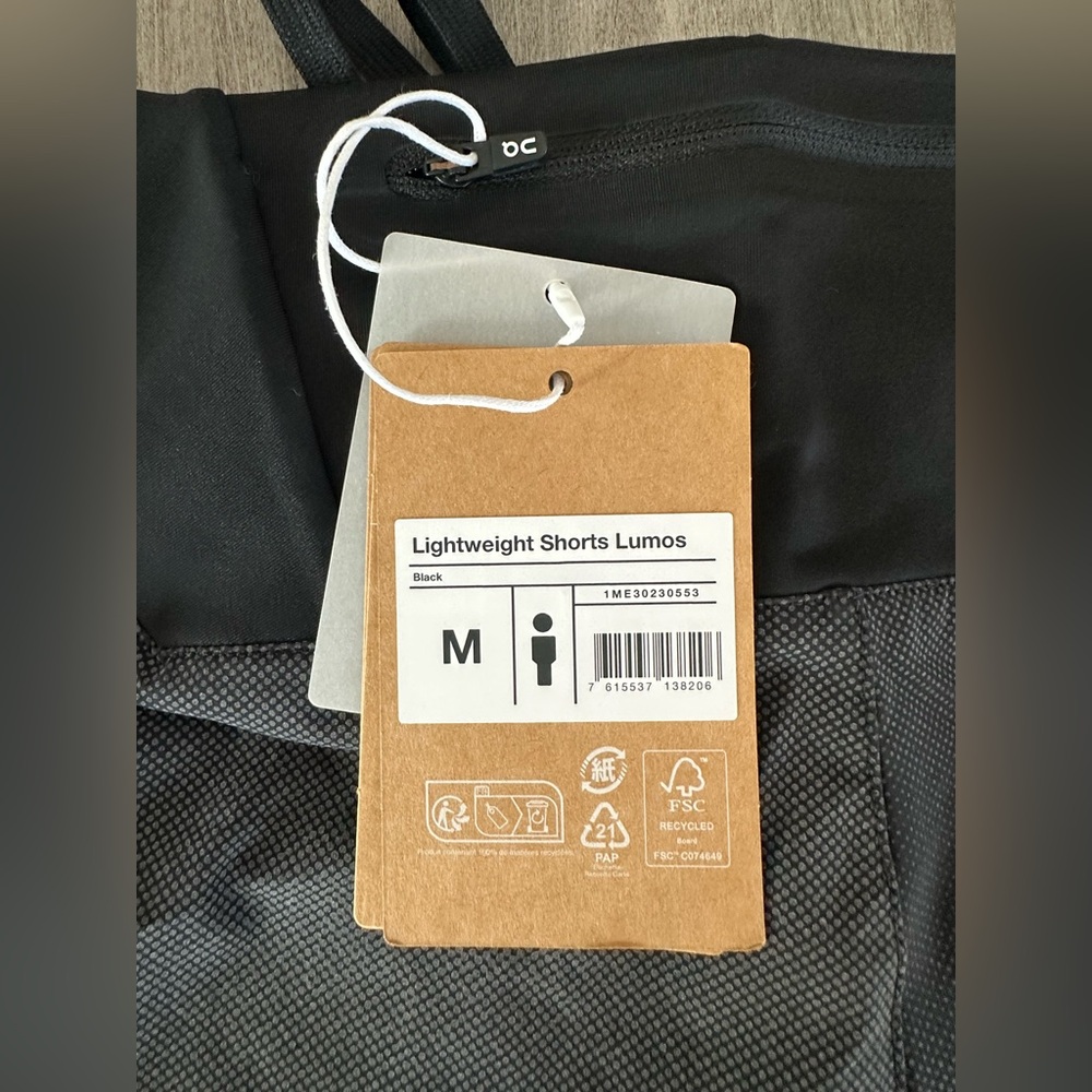 On Running Men's Lightweight Shorts Lumos - Picture 4 of 7
